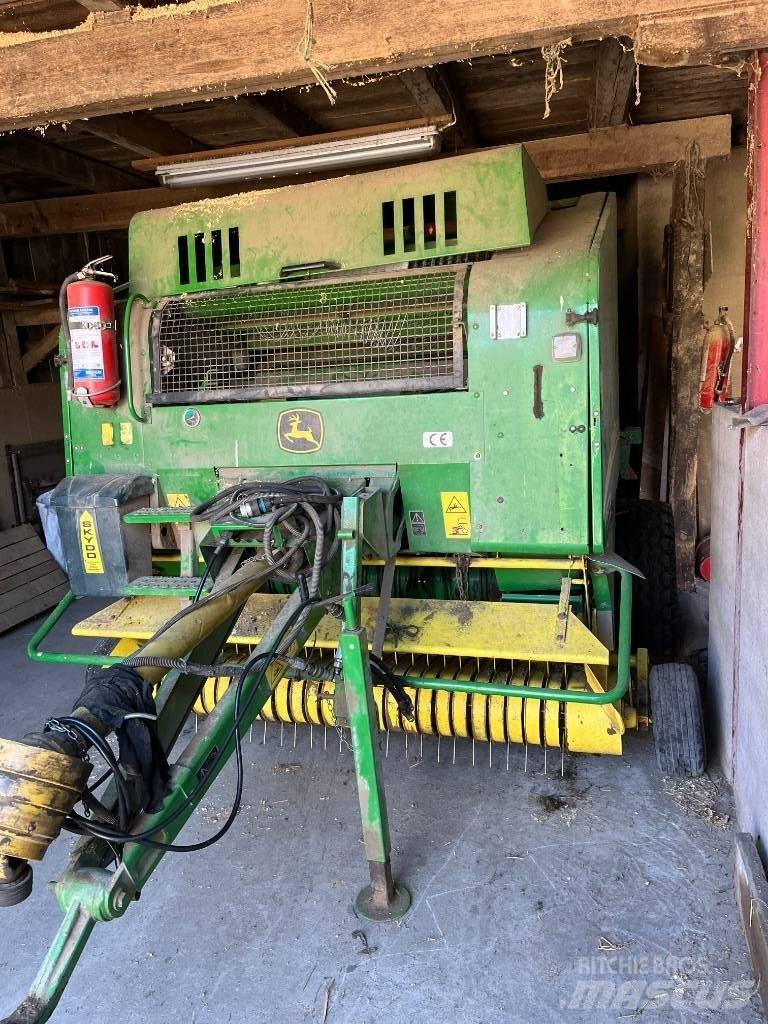 John Deere 578 Round balers