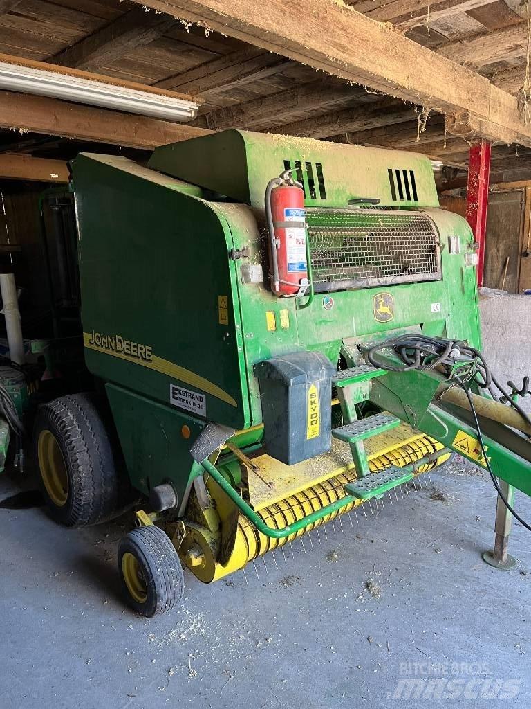 John Deere 578 Round balers