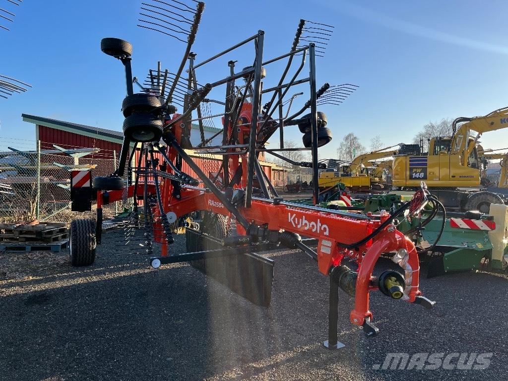 Kubota RA2584 Windrowers
