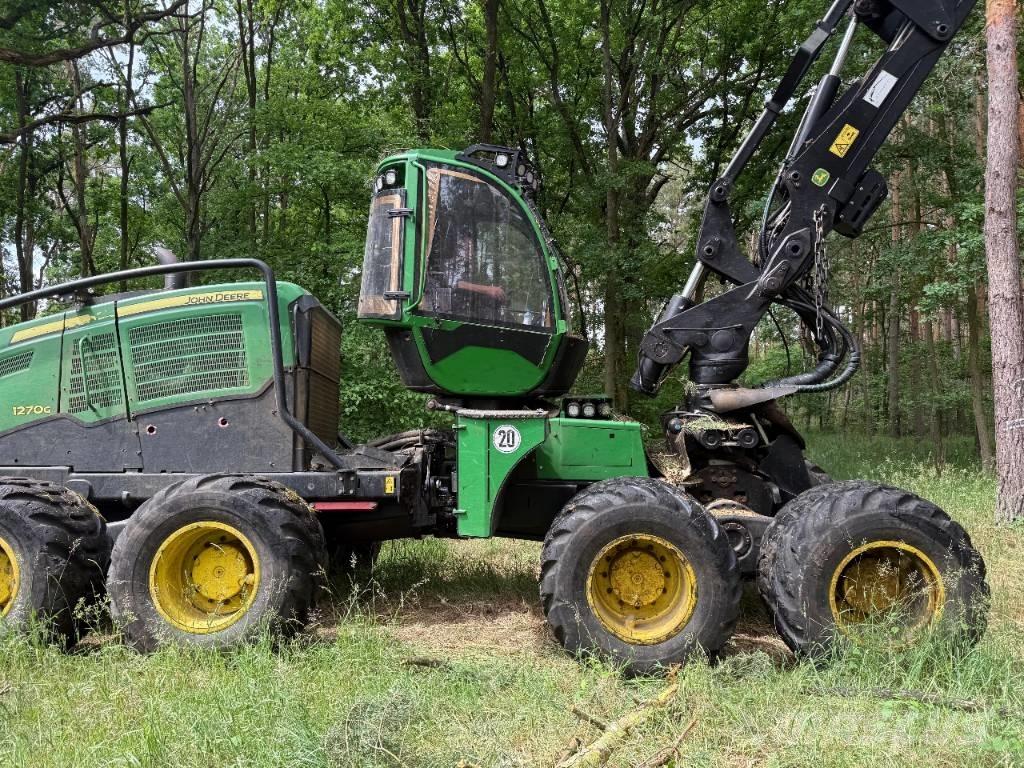 John Deere 1270 G Harvesters