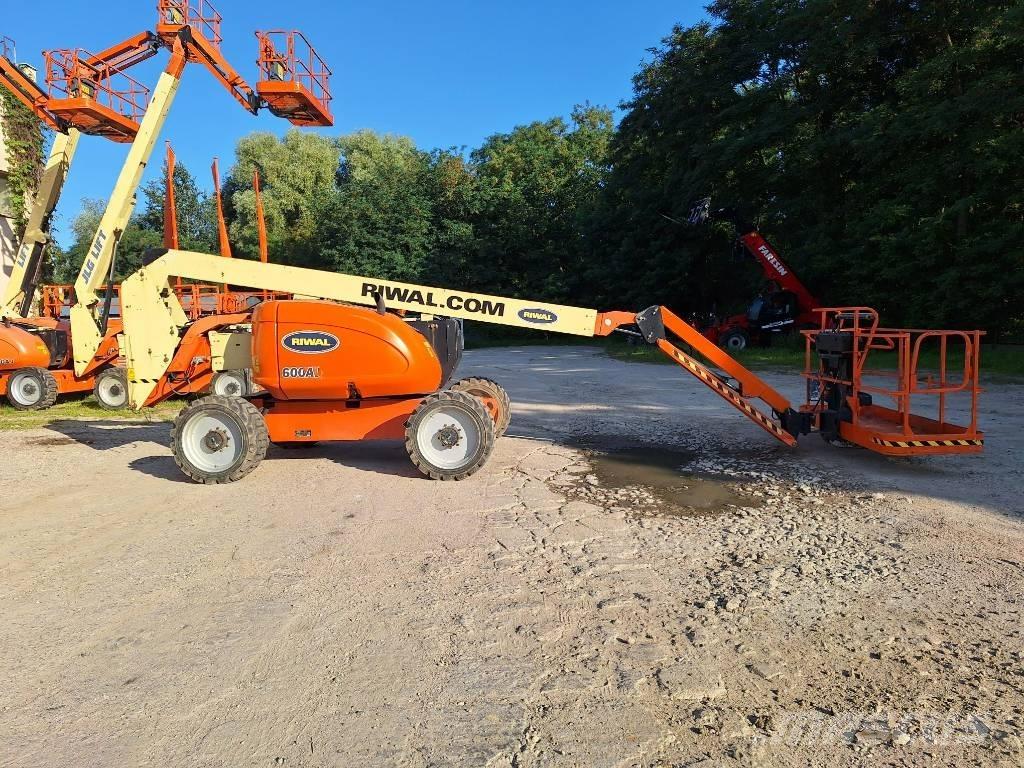 JLG 600AJ Articulated boom lifts