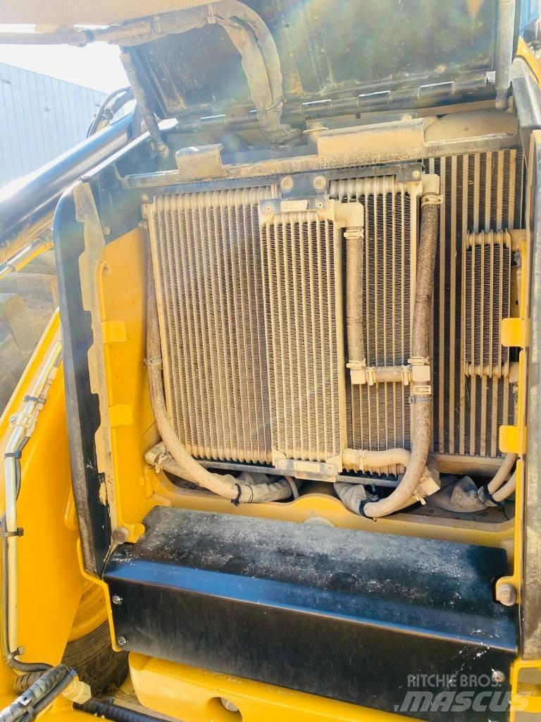 CAT 444  4x4 Backhoe loaders