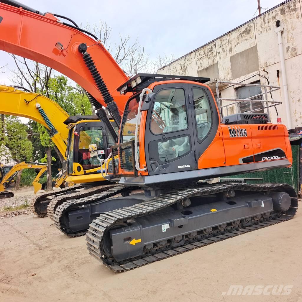 Doosan DX 300 Crawler excavators