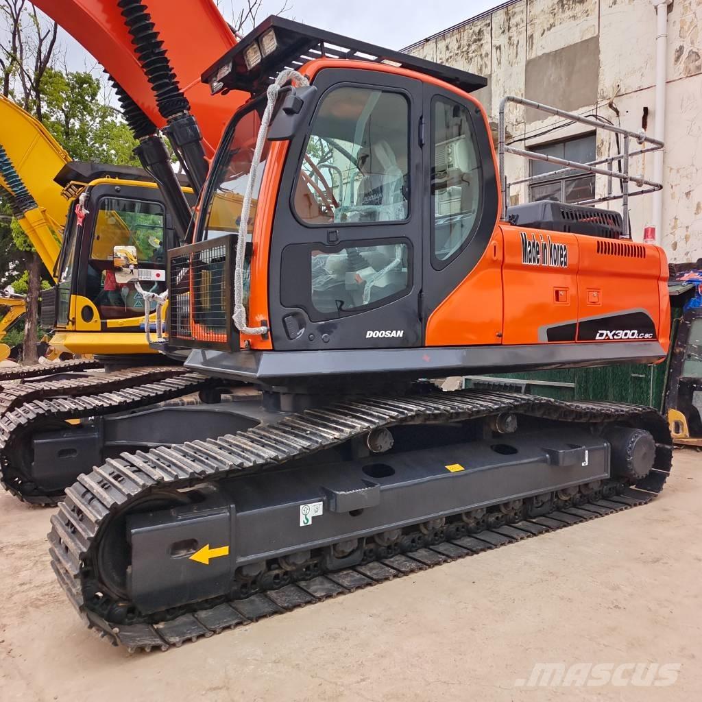 Doosan DX 300 Crawler excavators
