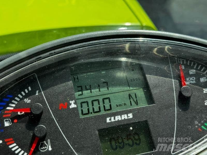 CLAAS AXION 830 Tractors