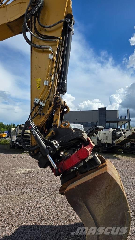 CAT 325FLCR Crawler excavators