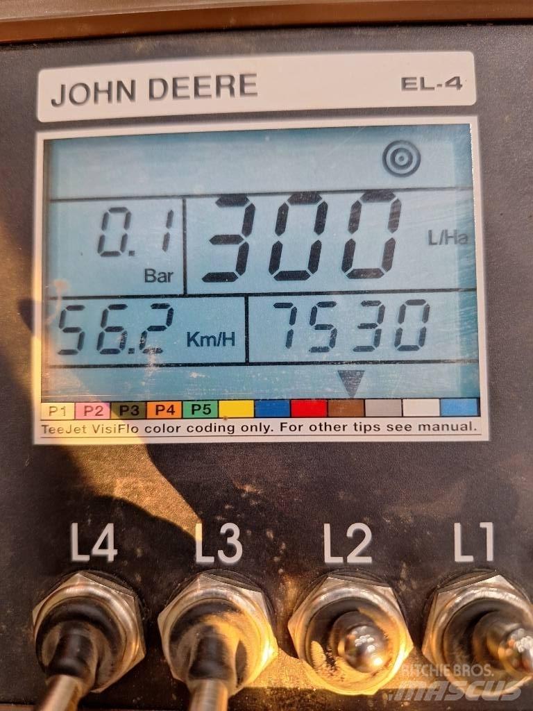 John Deere 740 Trailed sprayers