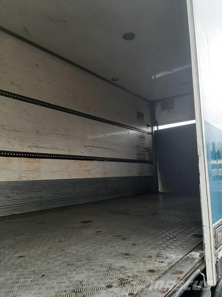 Volvo FE 320 Temperature controlled trucks