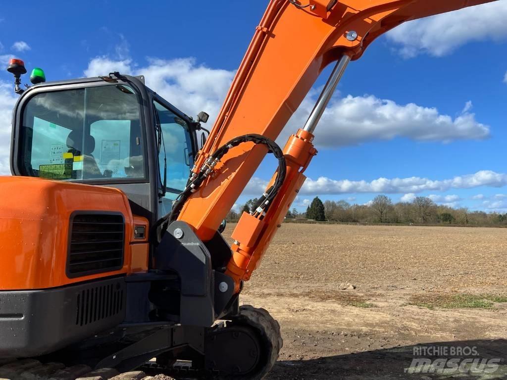 Doosan DX 85 R Midi excavators  7t - 12t
