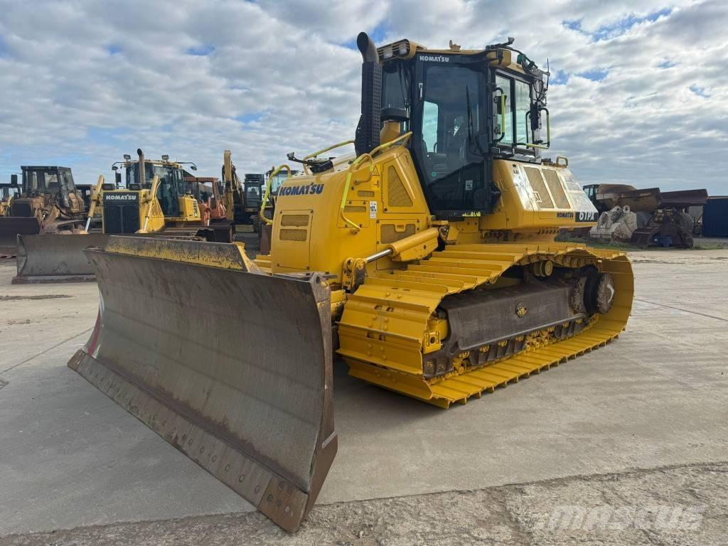 Komatsu D61PX-24 Crawler dozers