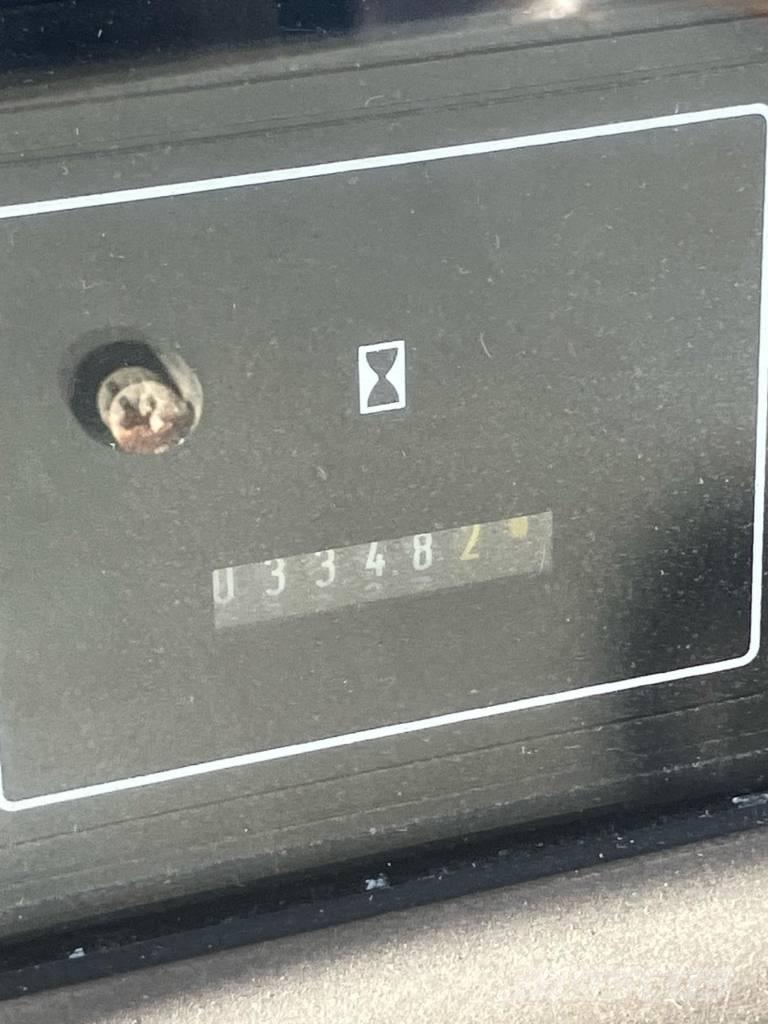 Massey Ferguson 4220 Tractors