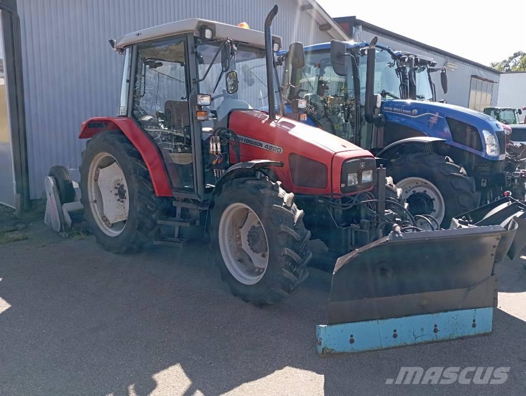 Massey Ferguson 4220 Tractors