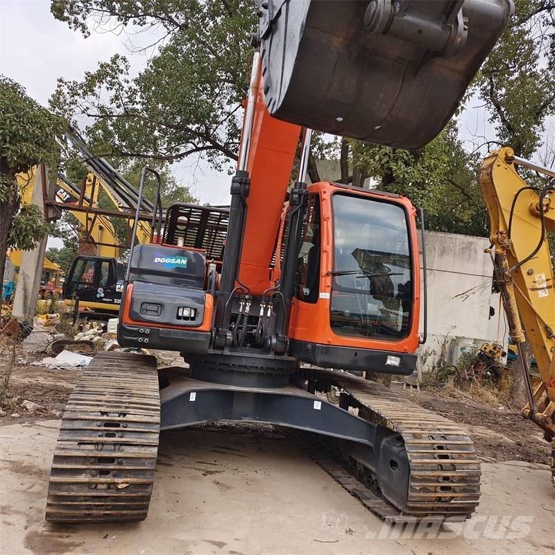 Doosan DX 225 Crawler excavators