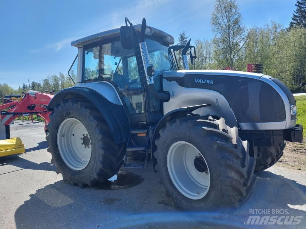 Valtra M 120 E Tractors