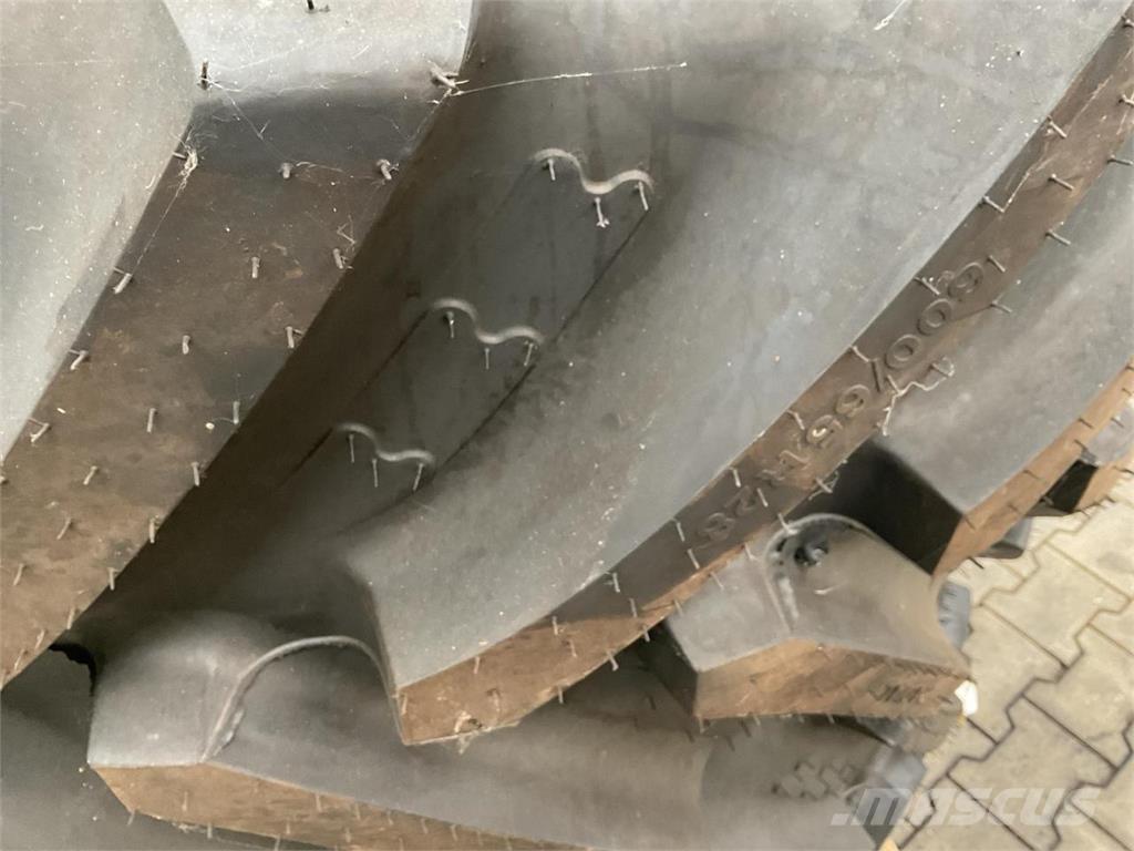 BKT 600/65R28 Tyres, wheels and rims