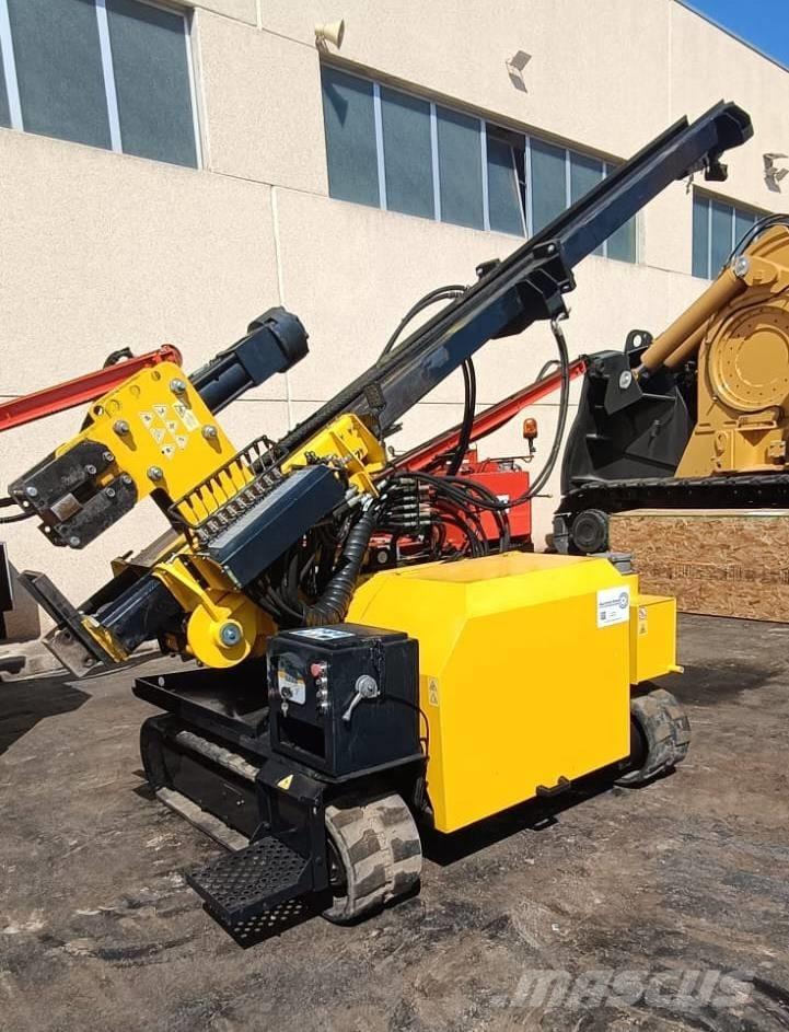  MGI Tonker 830 Vibratory pile drivers