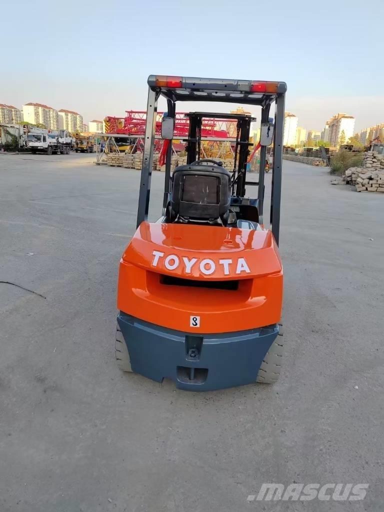 Toyota FD 30 Diesel trucks