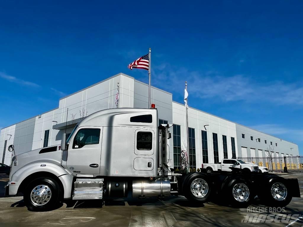 Kenworth T 880 Tractor Units