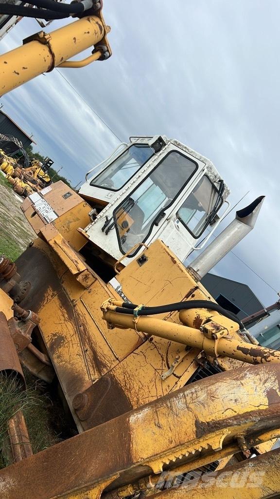 Liebherr PR 732 Cabins and interior