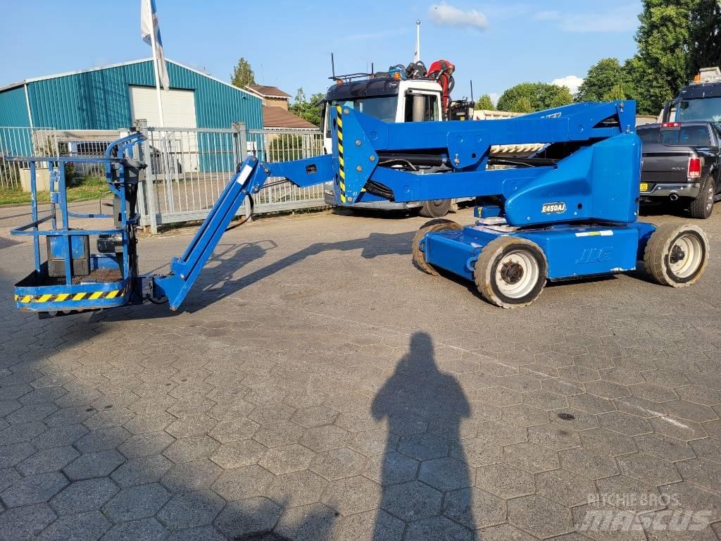 JLG E 450 AJ Articulated boom lifts