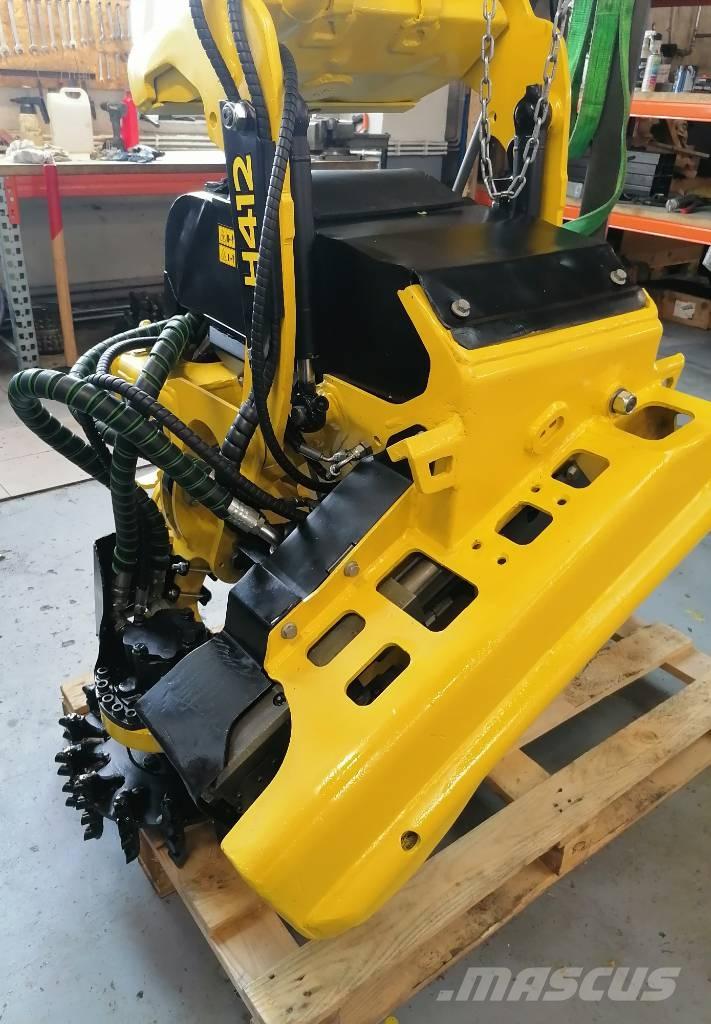 John Deere H412 Harvester heads