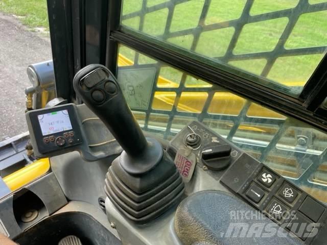 Gehl VT320 Skid steer loaders