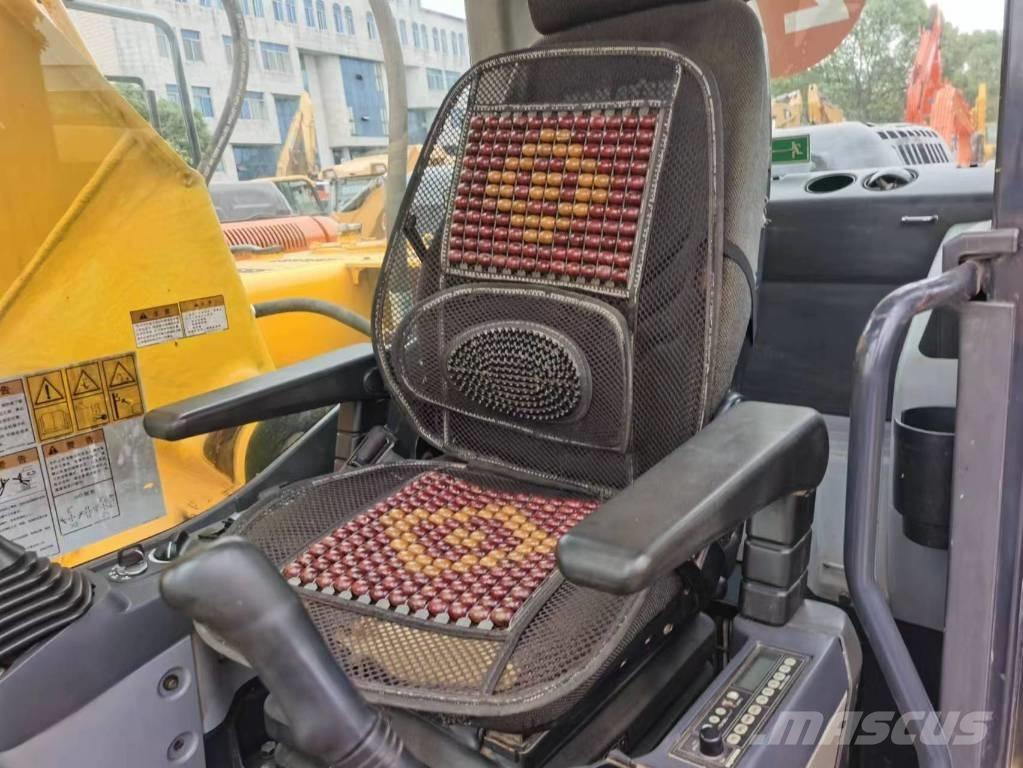 Komatsu PC 200-8 Crawler excavators