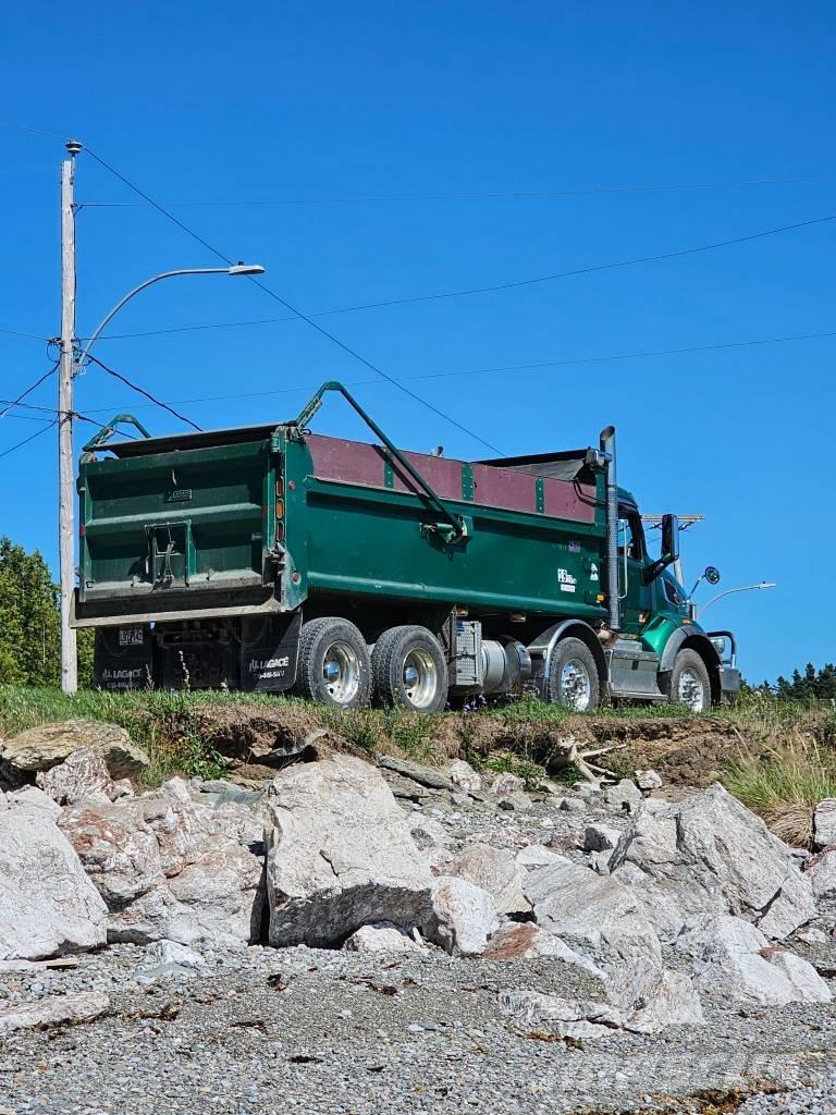 Peterbilt 567 Tipper trucks