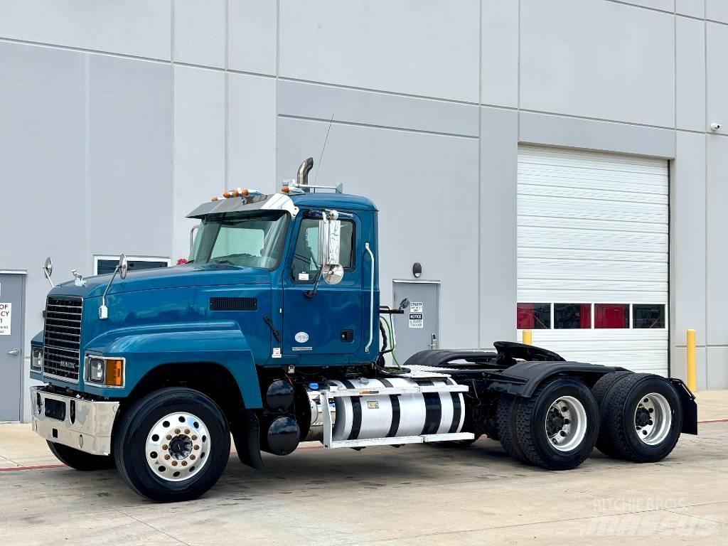 Mack Pinnacle Tractor Units