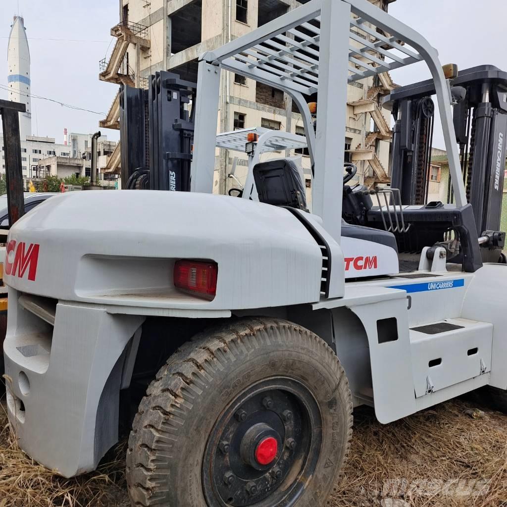 TCM FD 100 Diesel trucks