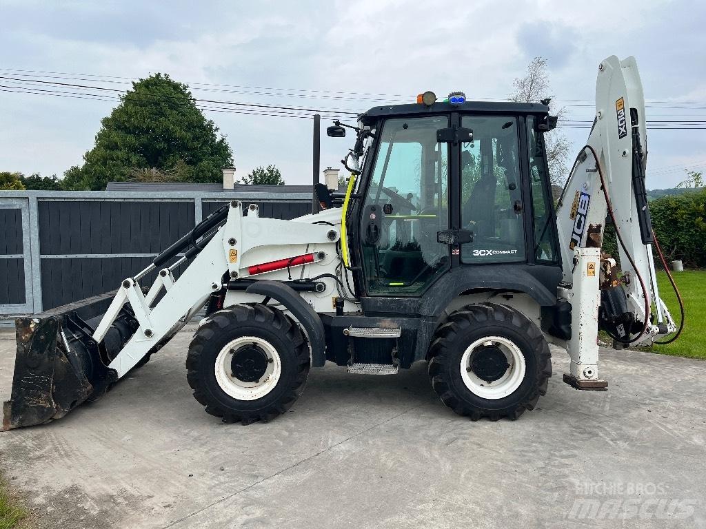 JCB 3CX Compact Backhoe loaders