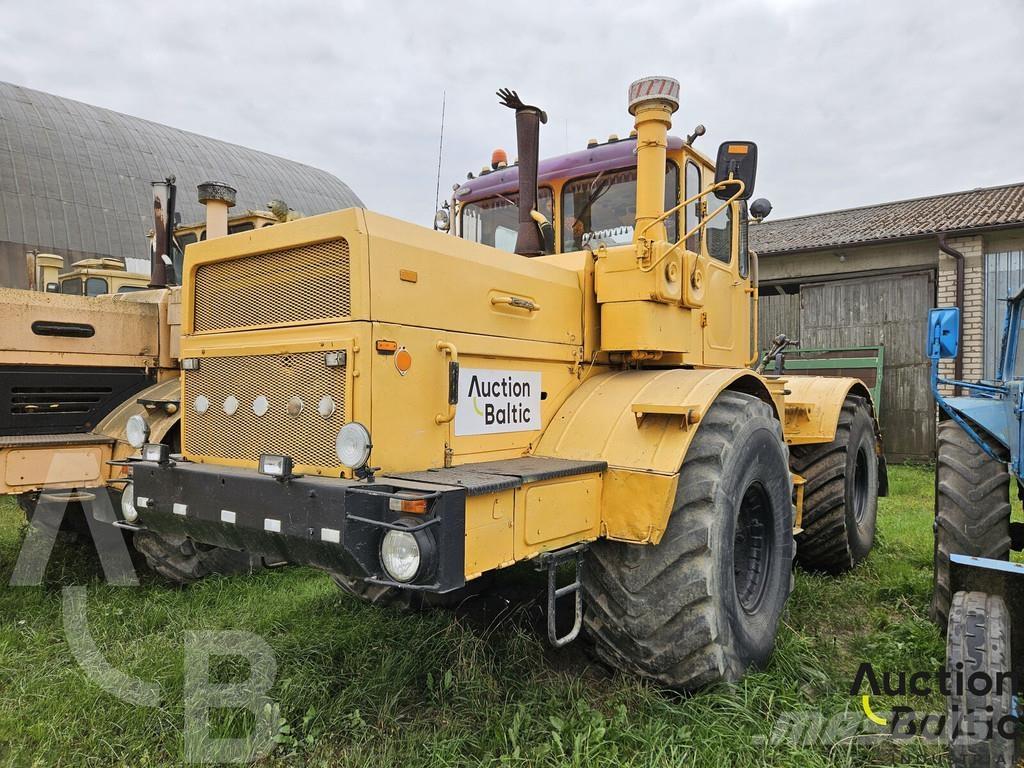  Kirovec K-701 Tractors