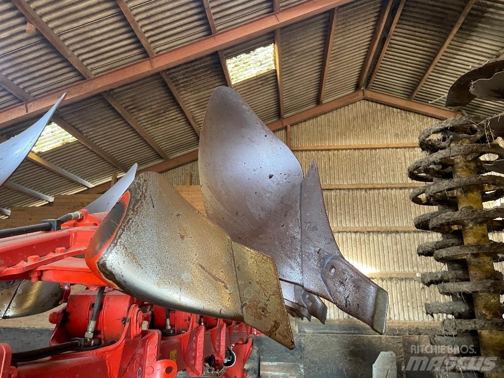Kuhn Vari-Leader Reversible ploughs