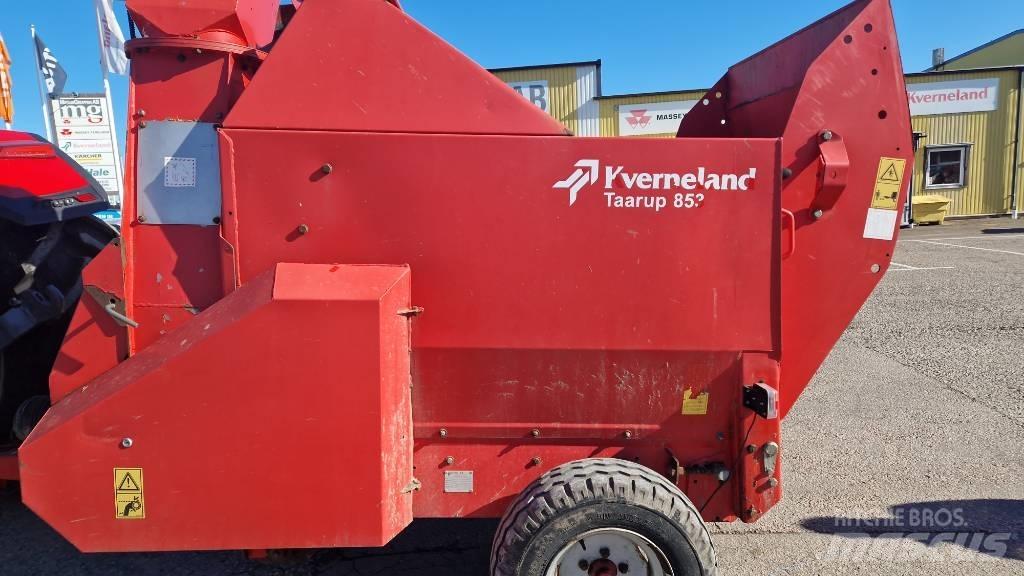Kverneland 853 Bale shredders, cutters and unrollers