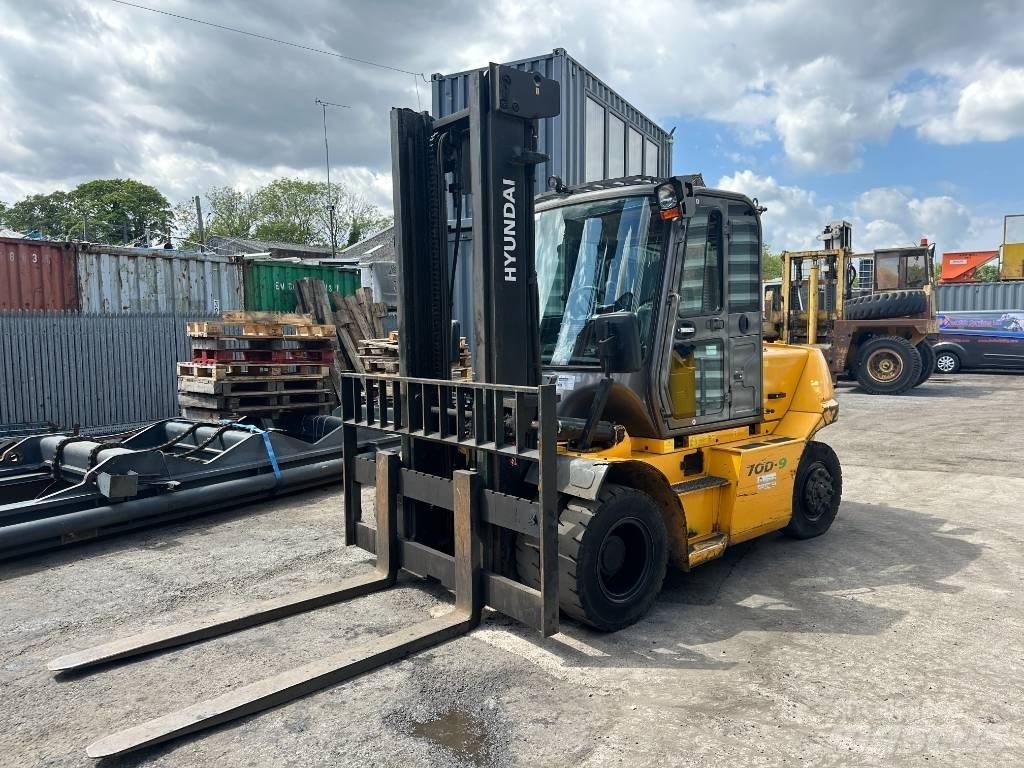 Hyundai 70 D-9 Diesel trucks