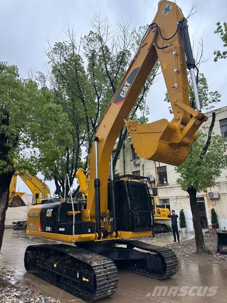 CAT 324 D Midi excavators  7t - 12t