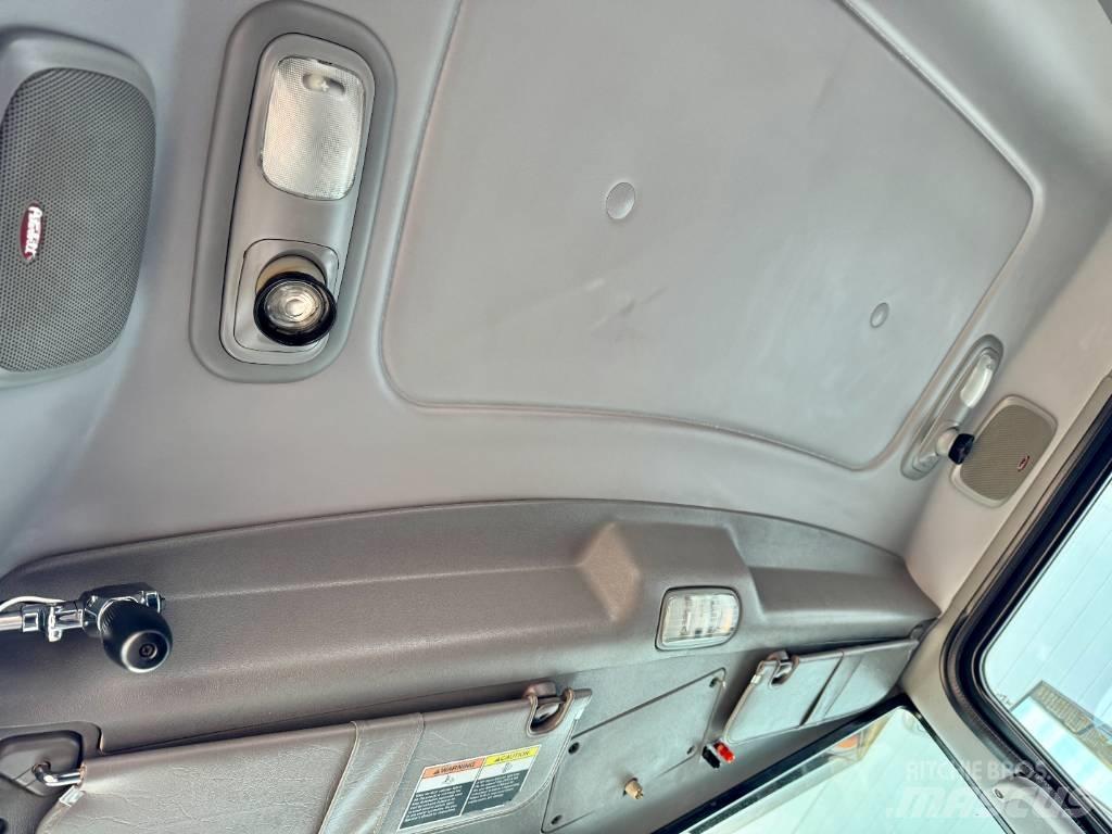 Peterbilt 388 Tractor Units