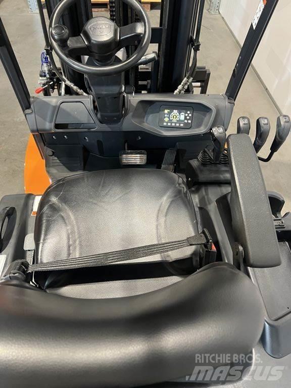 Doosan B34NS Electric forklift trucks