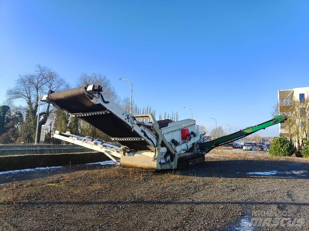 McCloskey R230 Mobile screeners