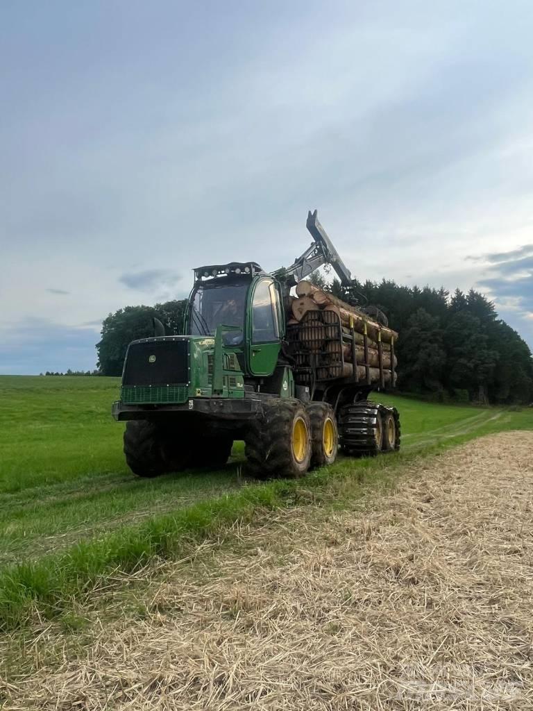 John Deere 1110E Forwarders