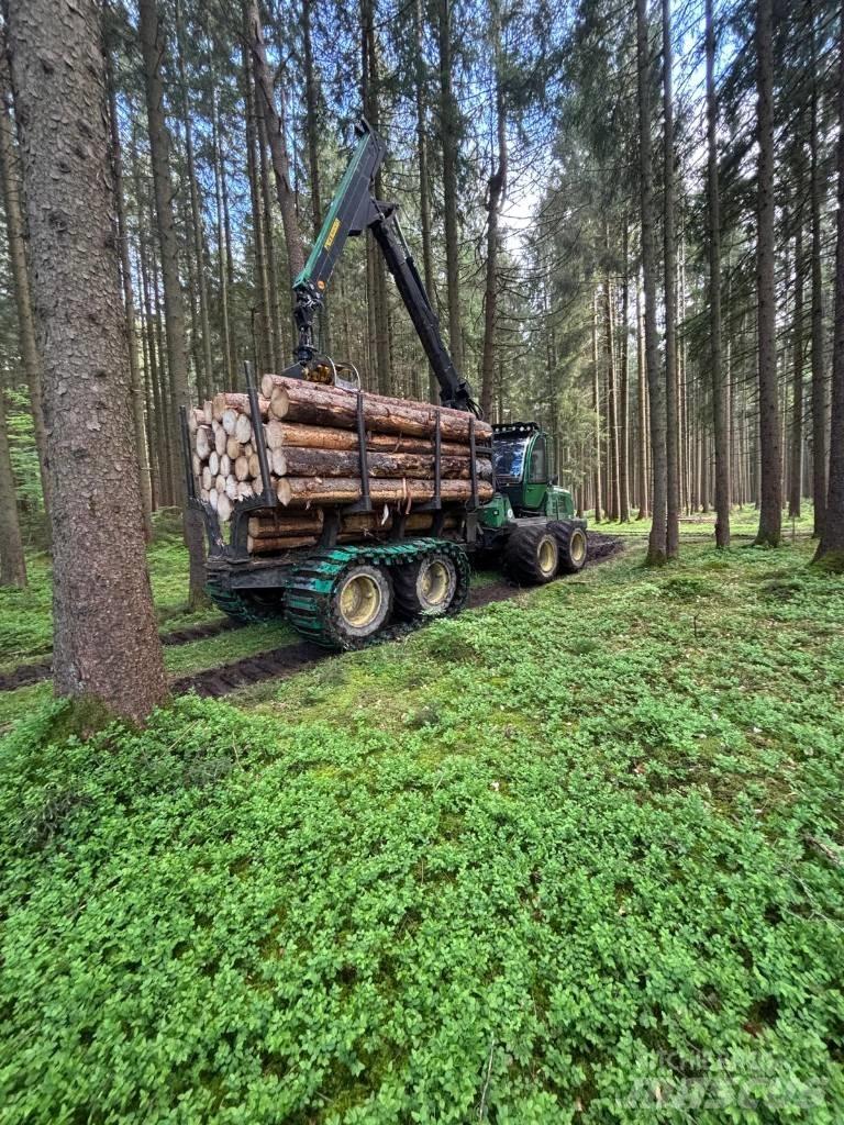John Deere 1110E Forwarders