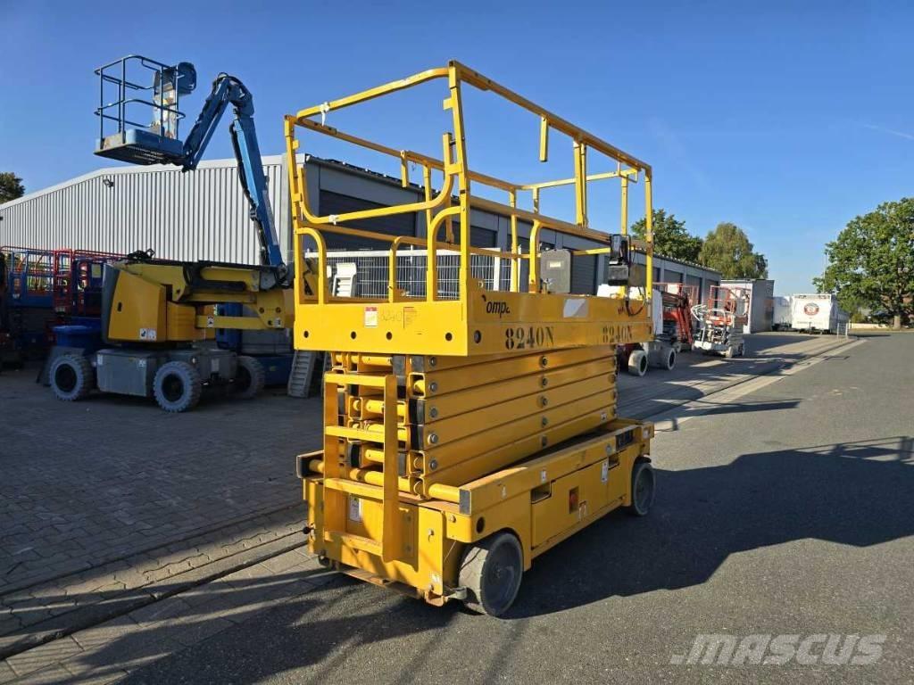 Haulotte Compact 14 Scissor lifts