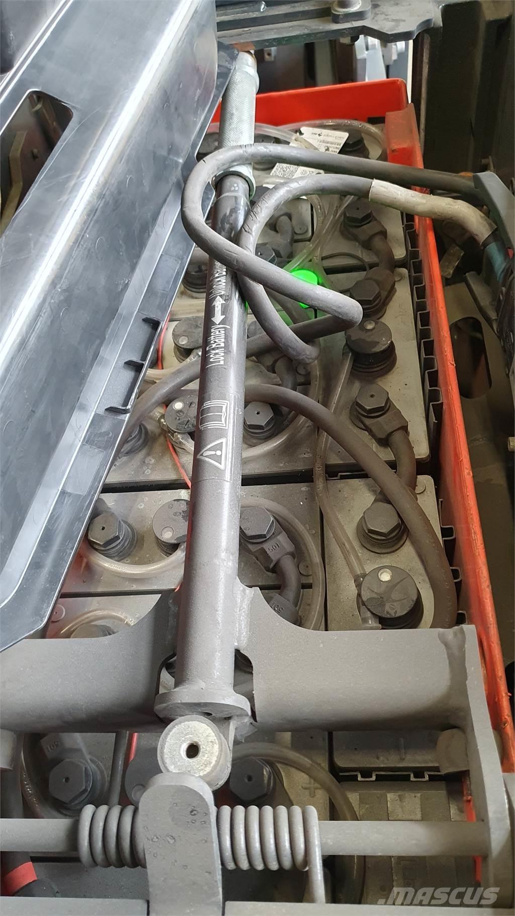 Linde N20B Low lift order picker