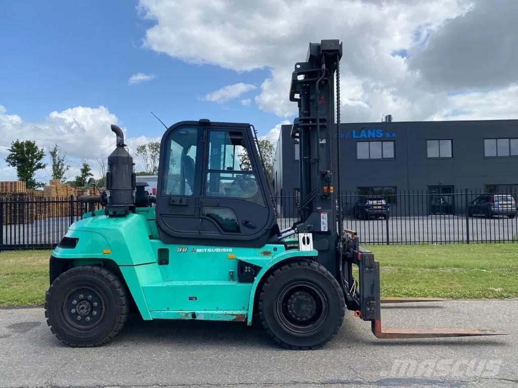 Mitsubishi FD90N Diesel trucks