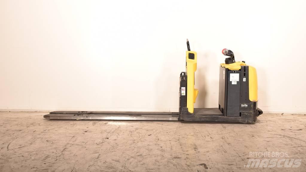 Hyster LO 2.0 Low lift order picker