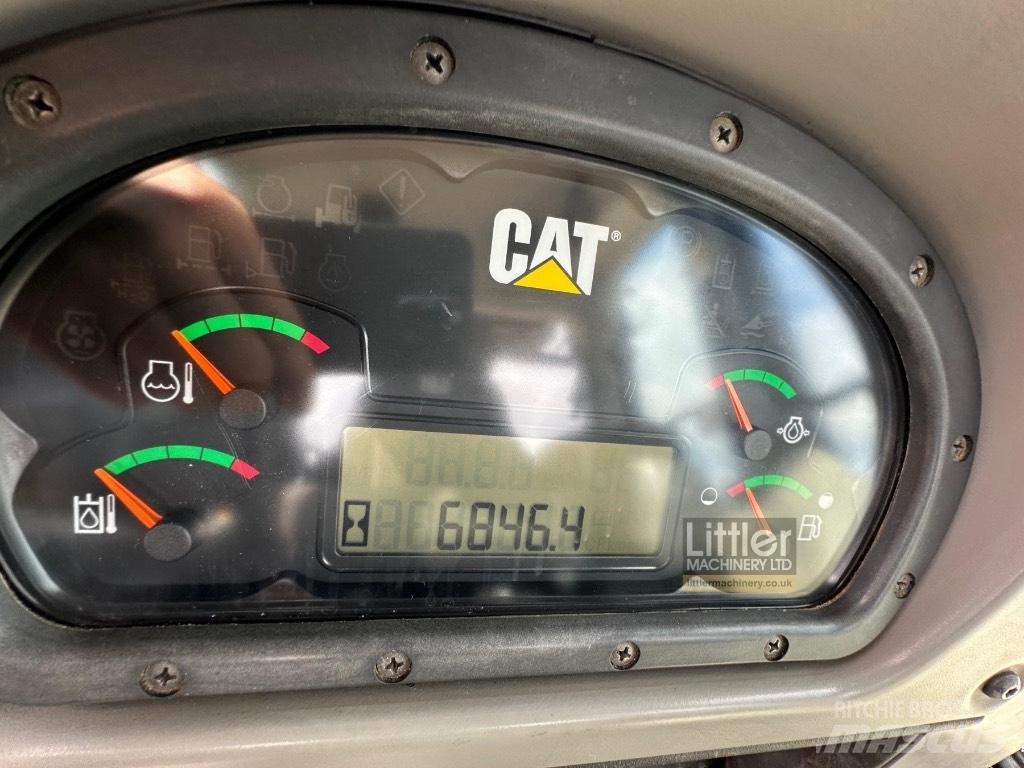 CAT 953D Crawler loaders