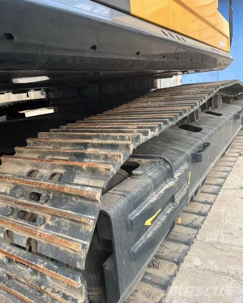 Hyundai 305LC Crawler excavators