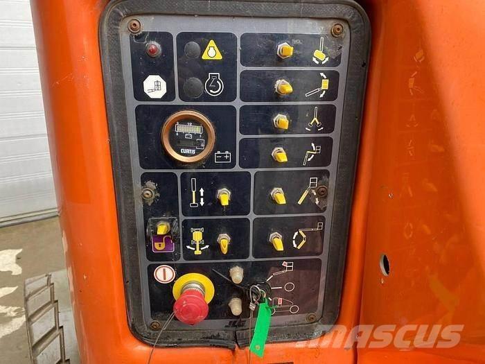 JLG E400AJP Articulated boom lifts