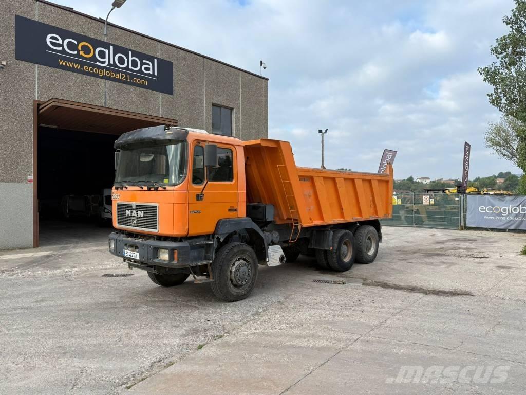 MAN 33.403 Tipper trucks