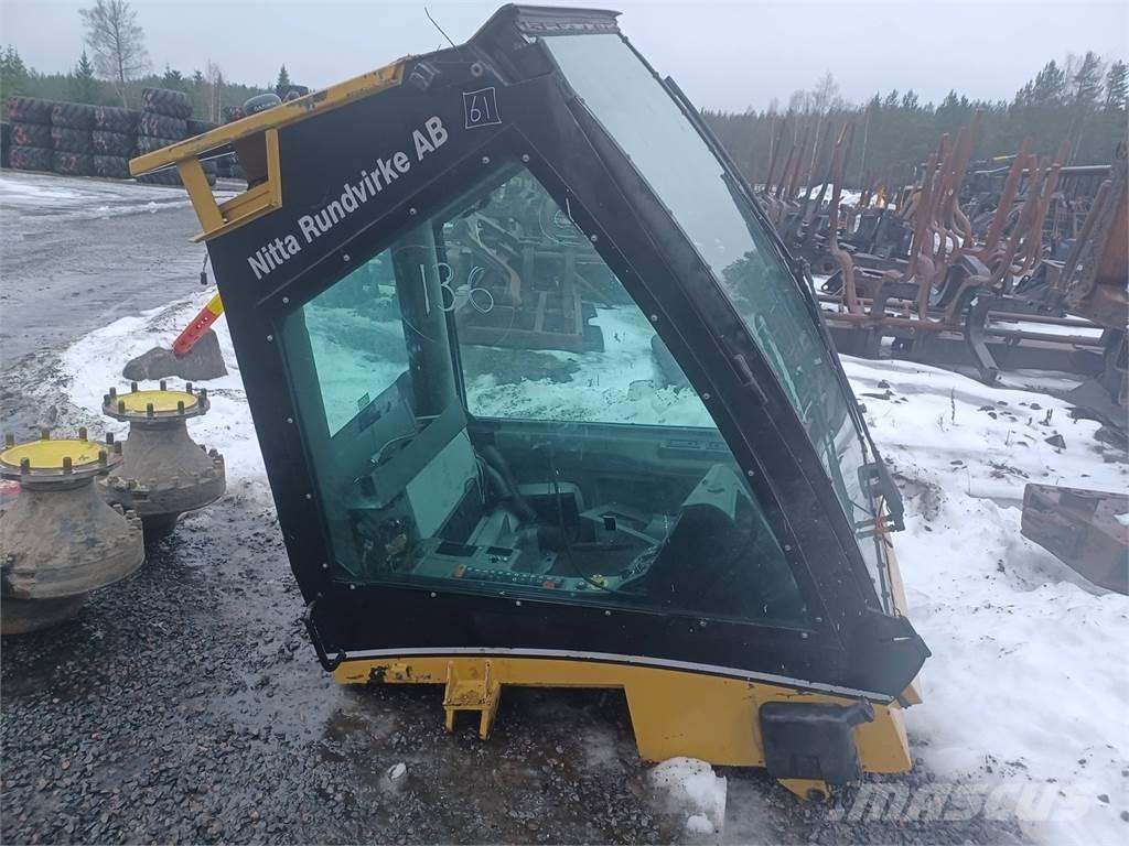 Eco Log 590d Cabins and interior